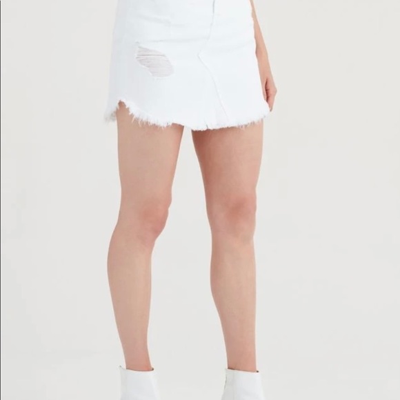 7 for all Mankind - Mini Skirt - Color White Size 25 NWT - Picture 3 of 9